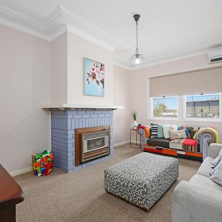 King'S Park Villa Tamworth Esterno foto